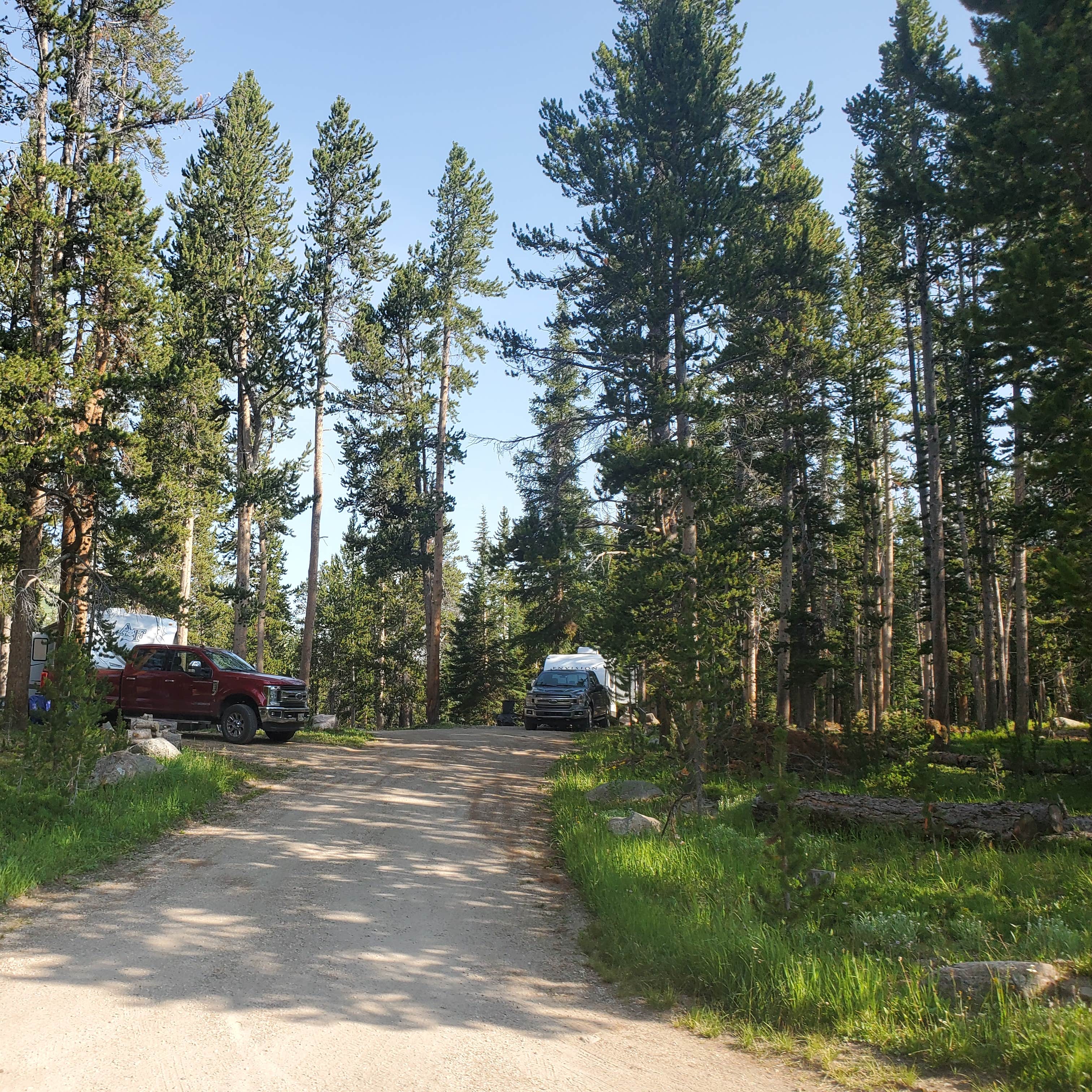 Beartooth Lake Camping | Cooke City, Montana