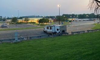 Service Plaza - Middle Ridge Overnight Parking