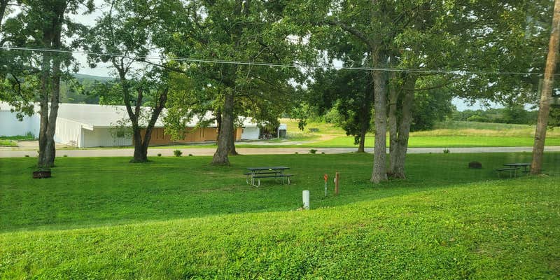 Camper submitted image from Ozark Farms Family Campground