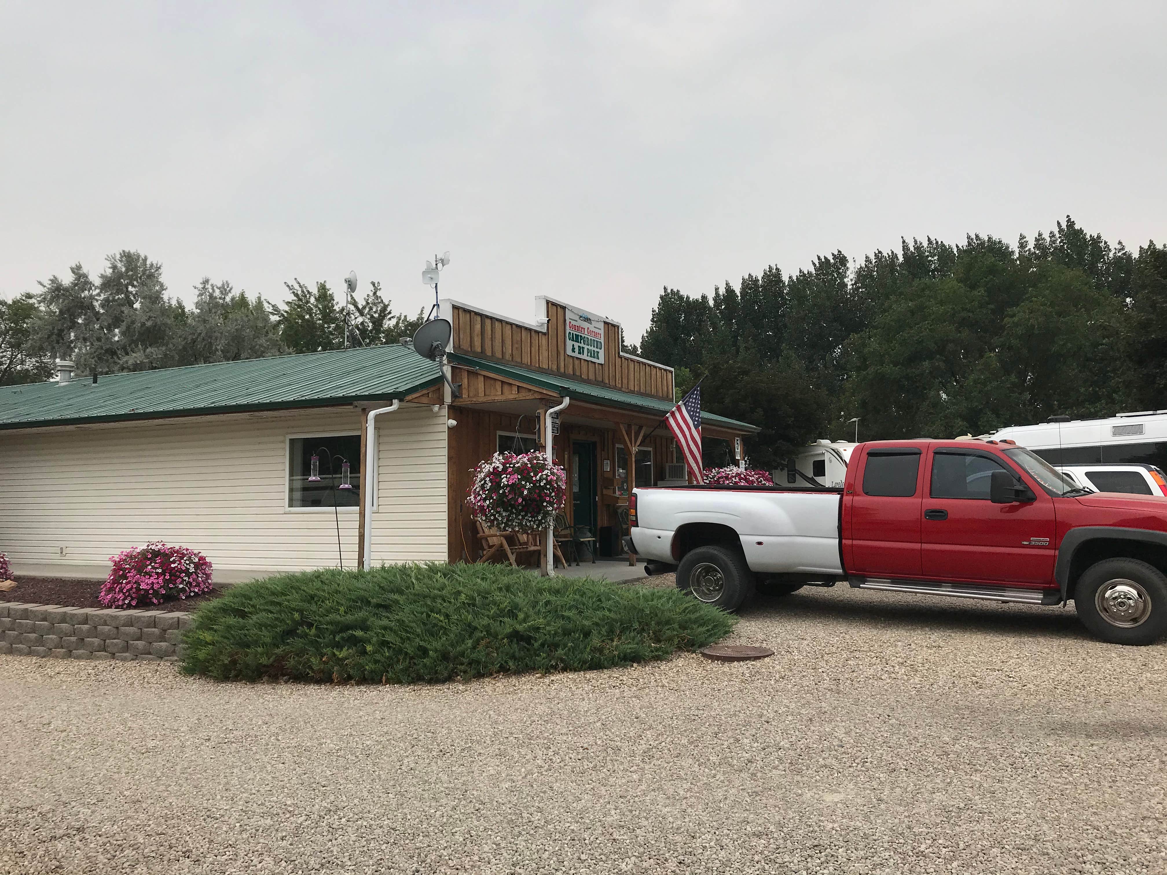 Camper submitted image from Country Corners Campground & RV Park - 4