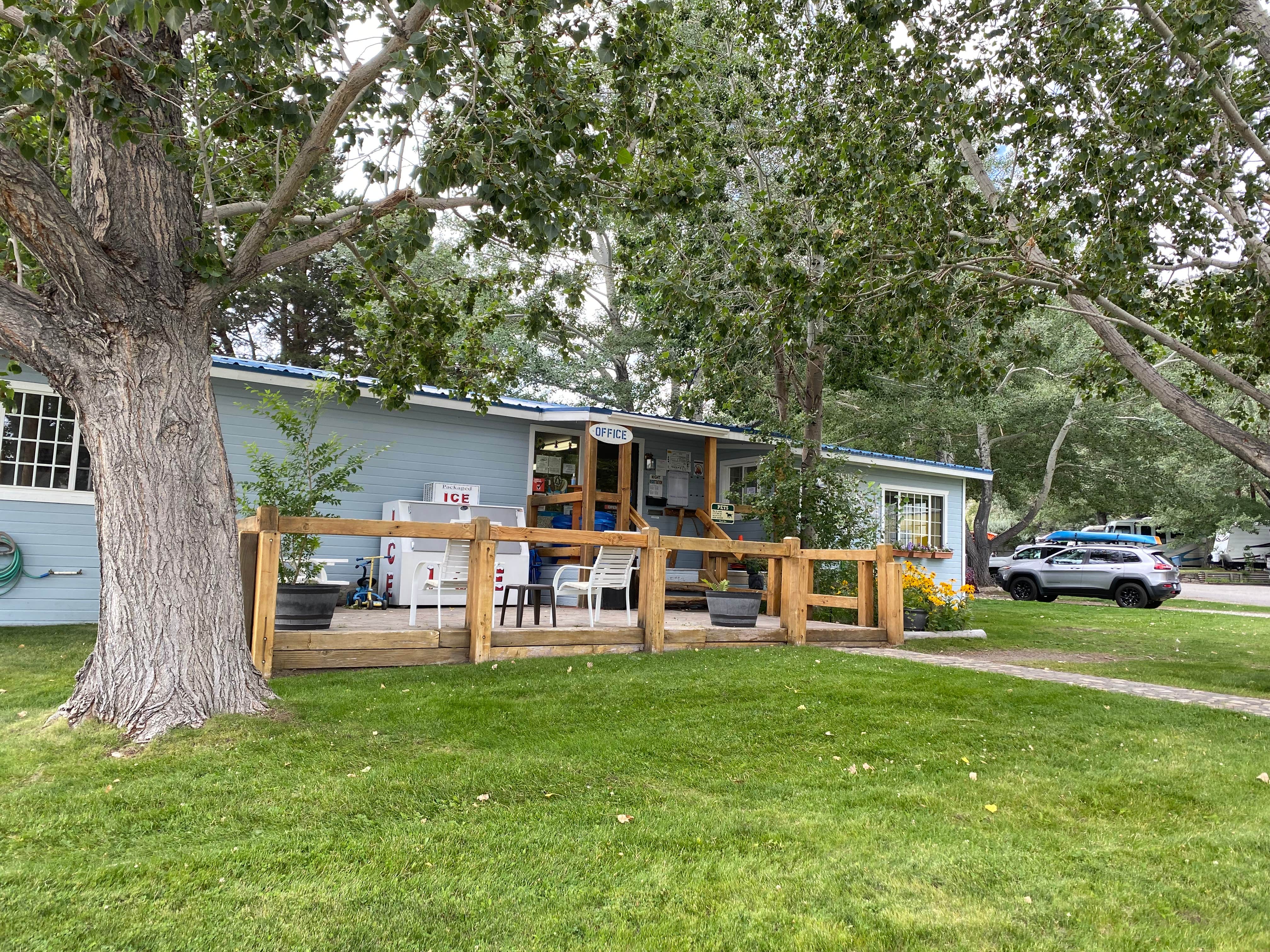 Camper submitted image from Mono Vista RV Park - 4