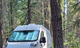 Camping near Windingo Pass: Thielson Forest Camp, Diamond Lake, Oregon
