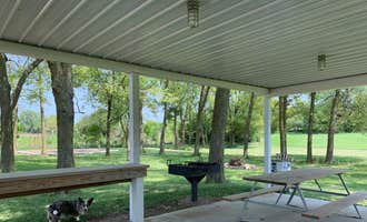 Camping near Pottawatomie County State Lake #2: Greenwood Park, Olsburg, Kansas