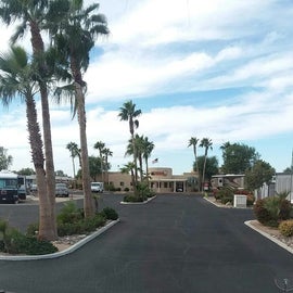 entrance to Del Pueblo 55+ RV Resort