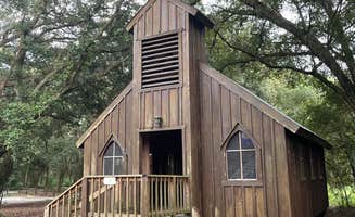 the R.'s photo of a cabin at Withlacoochee River Park near Lutz, FL