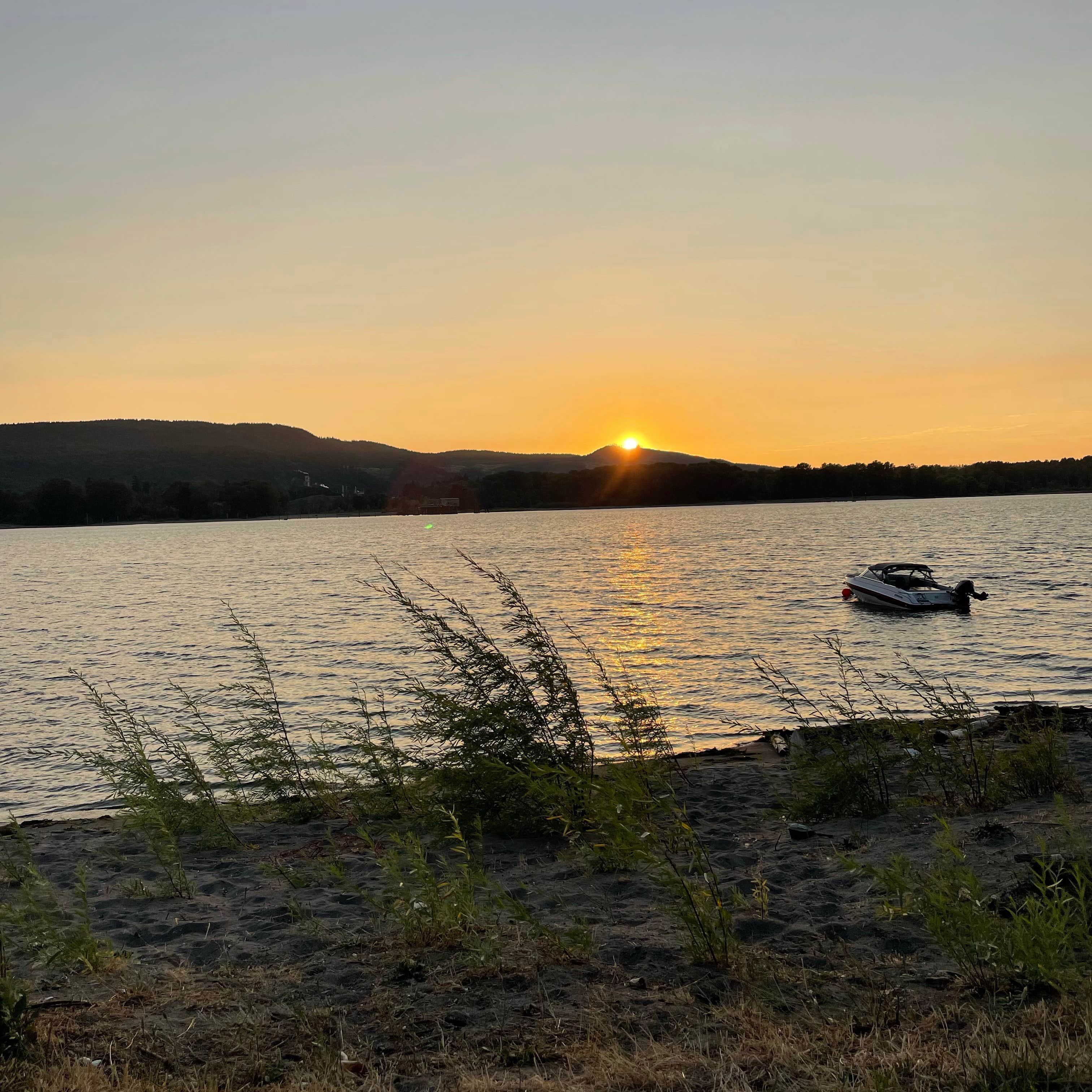 Columbia River Rv Park Portland Oregon - 26x447f
