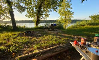 Camping near COE John Paul Hammerschmidt Lake Springhill Campground: River Ridge, Mulberry, Arkansas