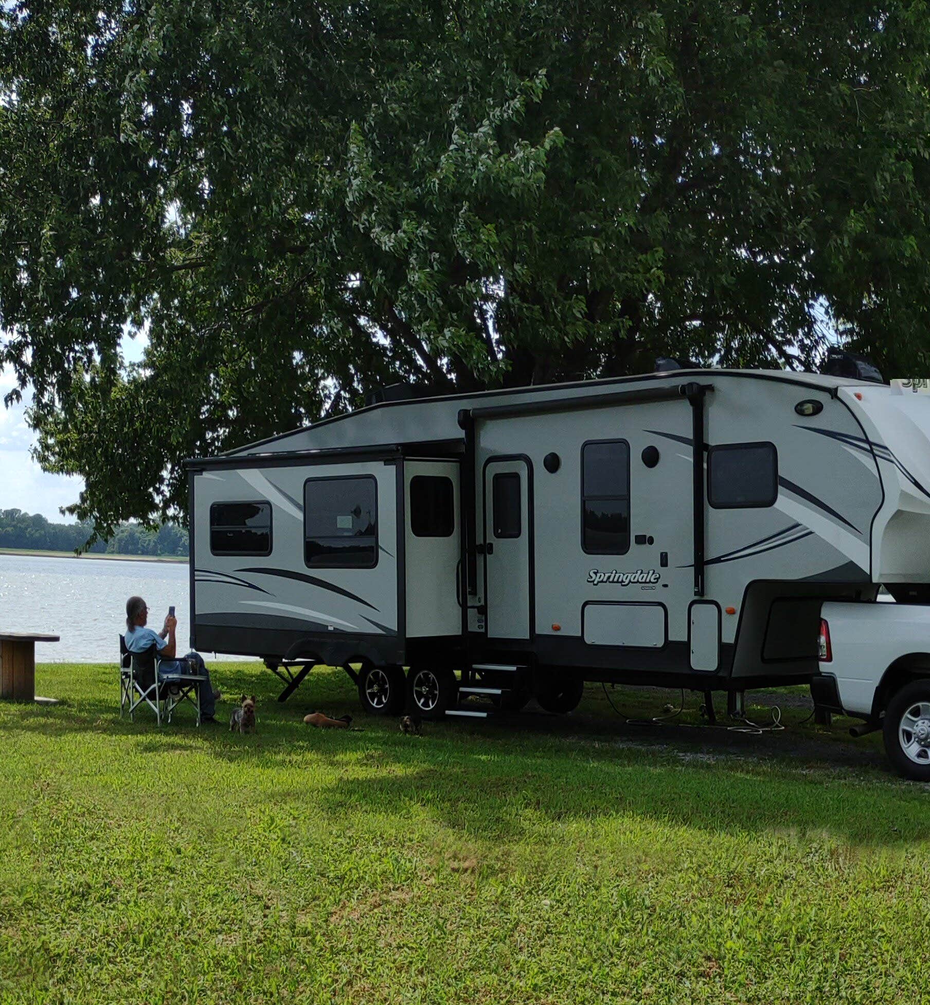 Camper submitted image from Birdsville Riverside RV Park - 5