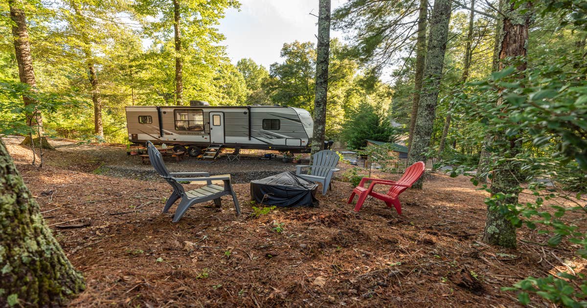 Jasmin Oasis Camping Carters Lake, GA