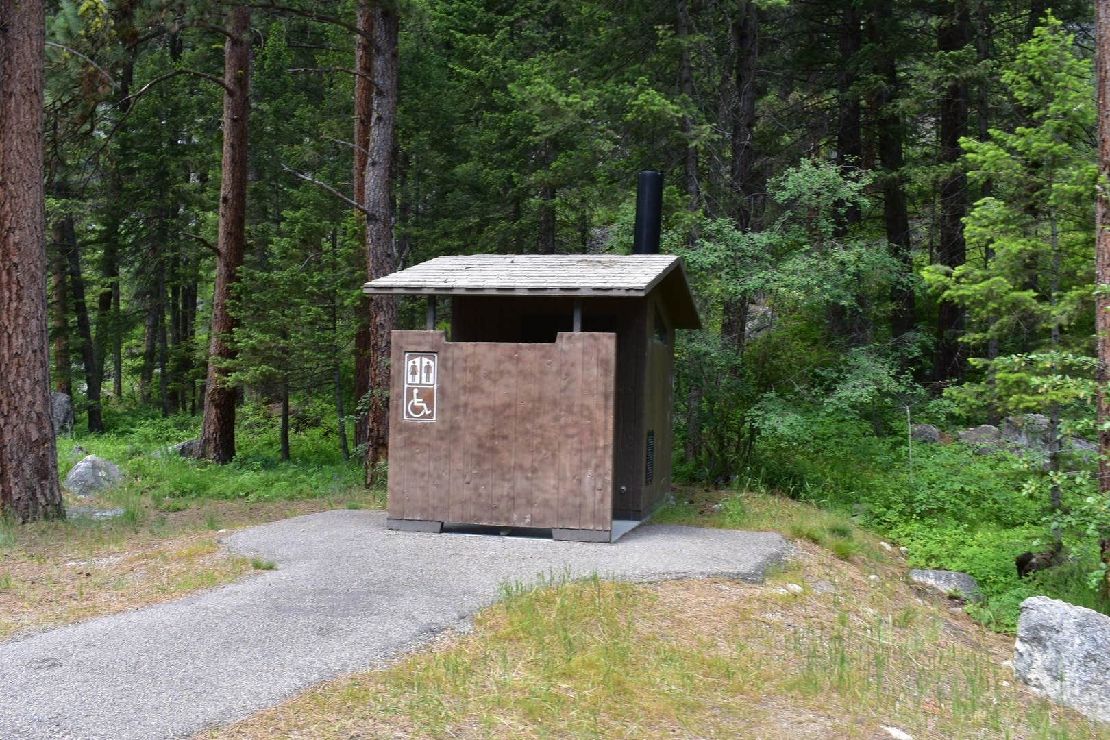 Camping near Old Barn Studios: Blodgett Campground, Hamilton, Montana