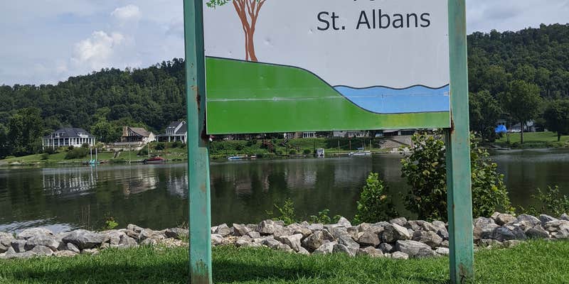 Camper submitted image from Saint Albans Roadside Park