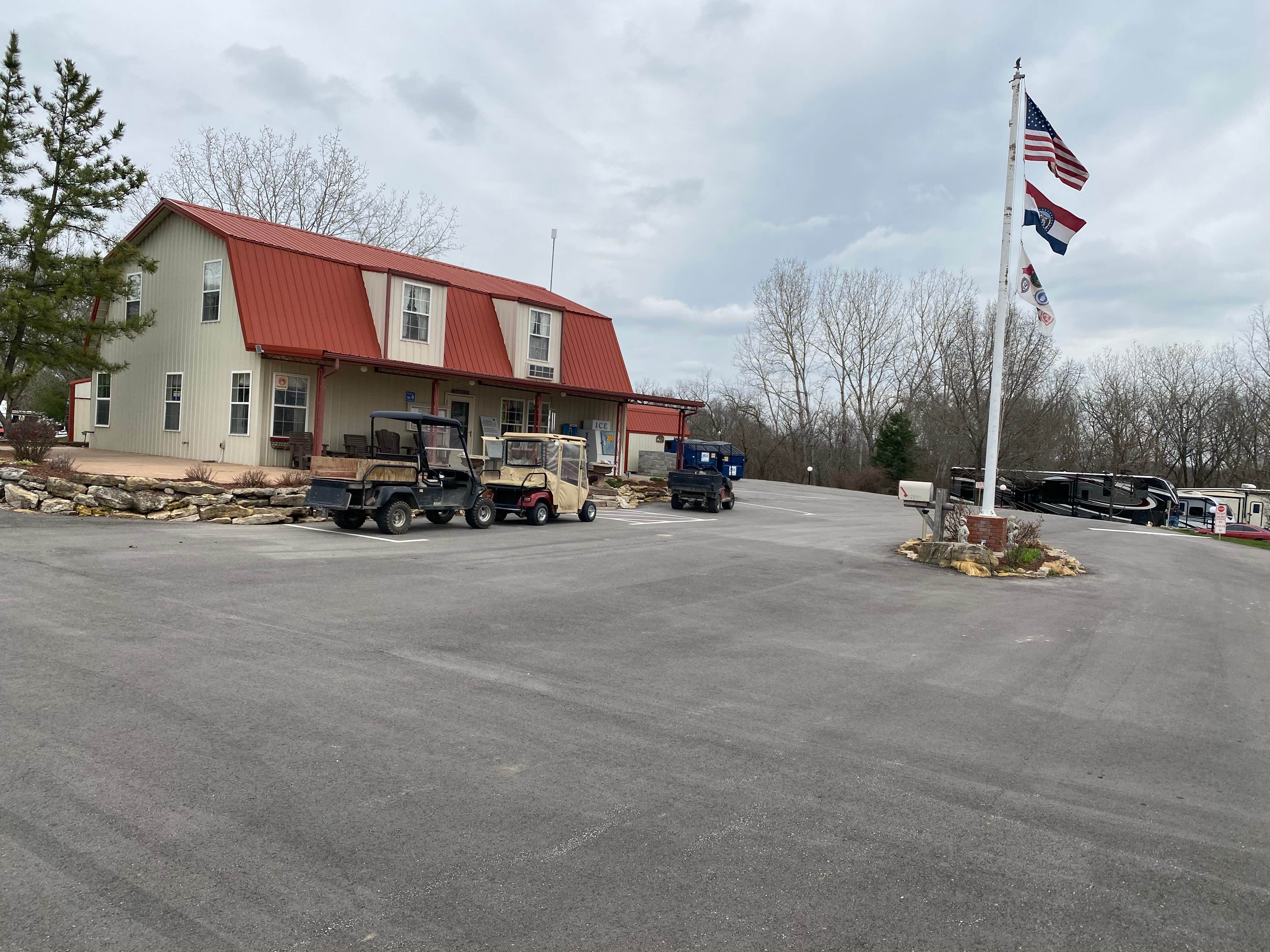 Camper submitted image from Peculiar Park Place - 4