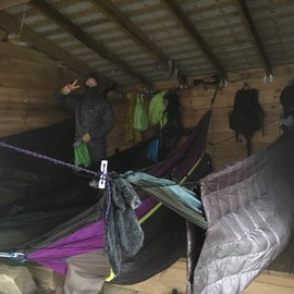 Hanging hammocks inside the Holson Valley Vista shelter