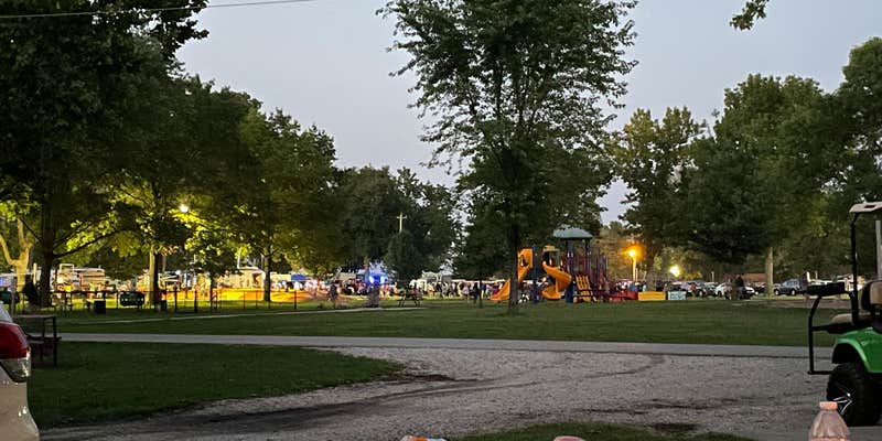 Camper submitted image from Sunset Lakes Resort