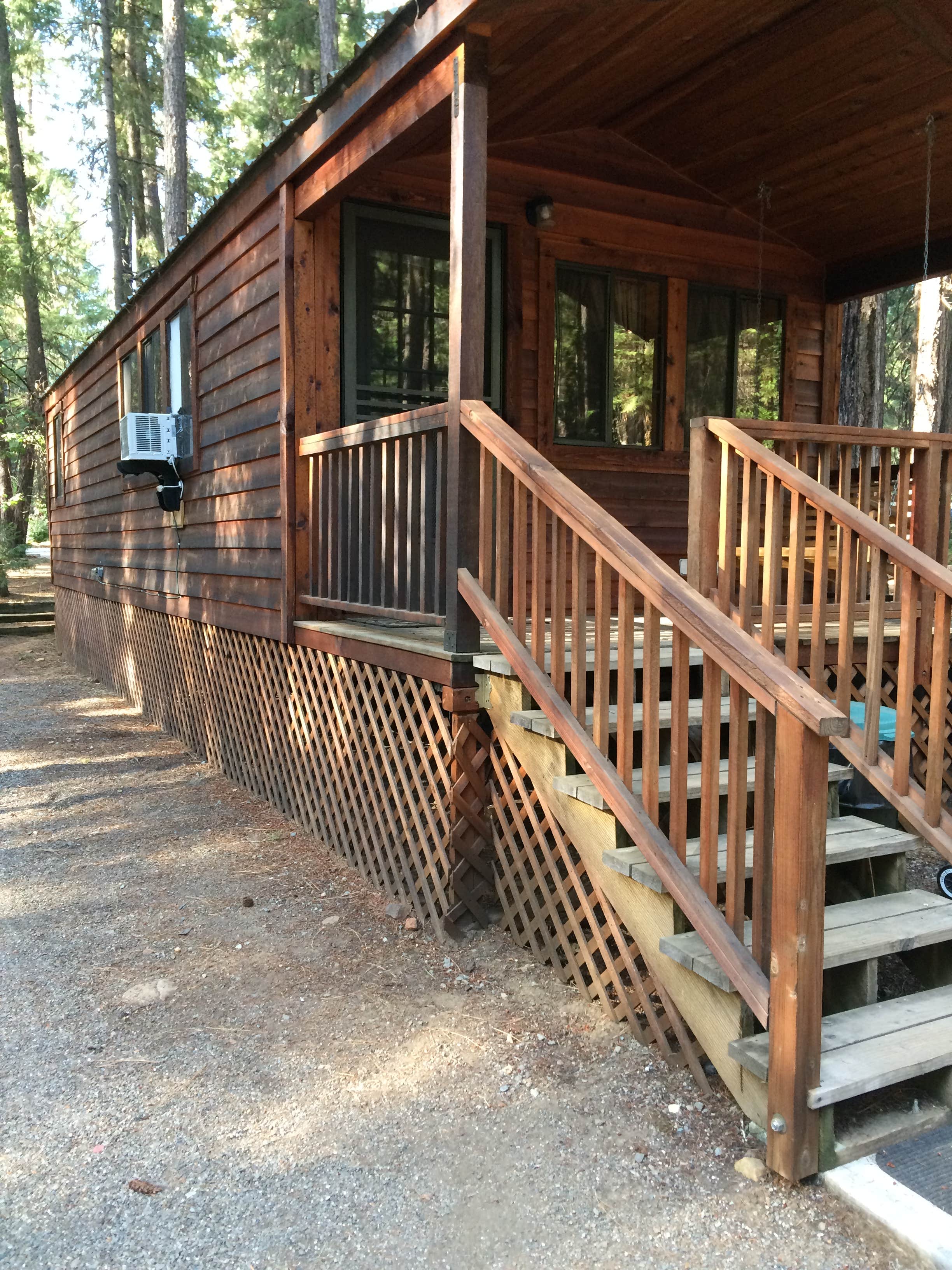 ヨーレイカ Eureka! CAMP-TRAILS Cabin Creek Gallery – Cabin Creek