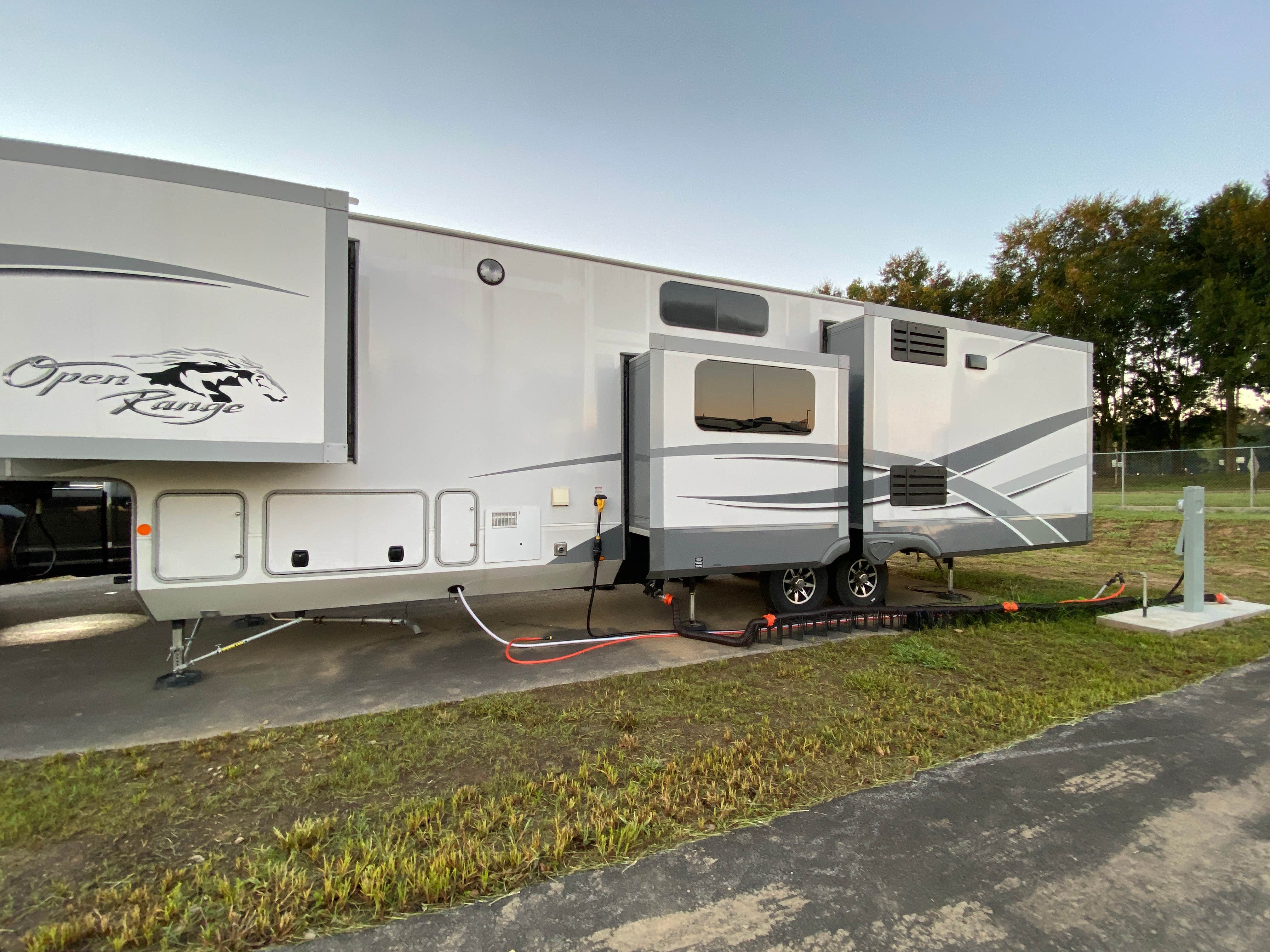 Camper submitted image from Parkside RV Park - 4