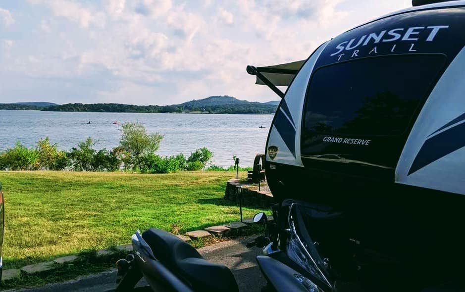 b K.'s photo at COE Table Rock Lake Old Highway 86 Park near Hollister, MO