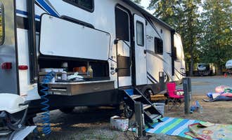 Camping near Saltwater State Park Campground: Lake Sawyer Resort, Black Diamond, Washington