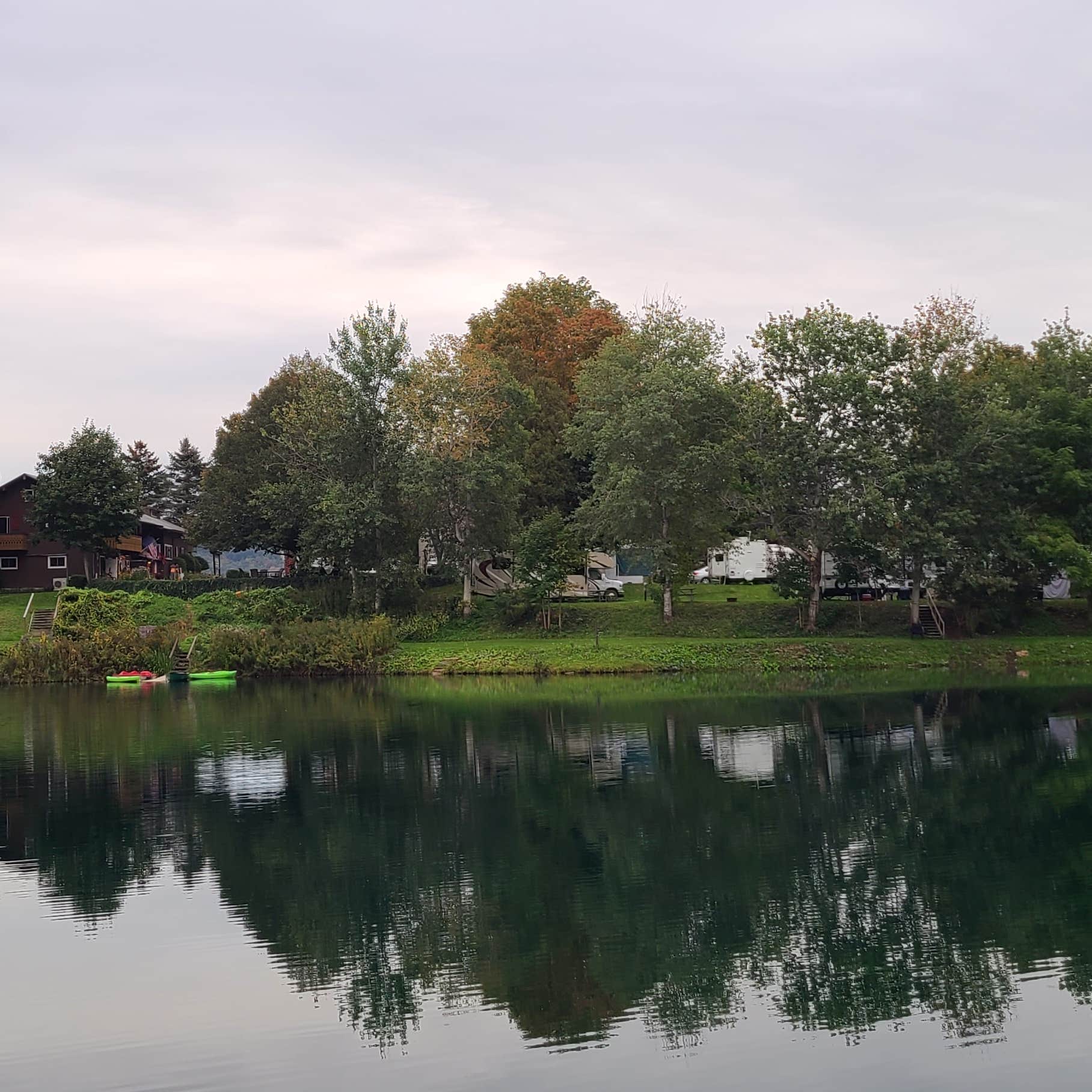 Escape to Serenity: Your Guide to New York Lake Chalet Campground & Motel