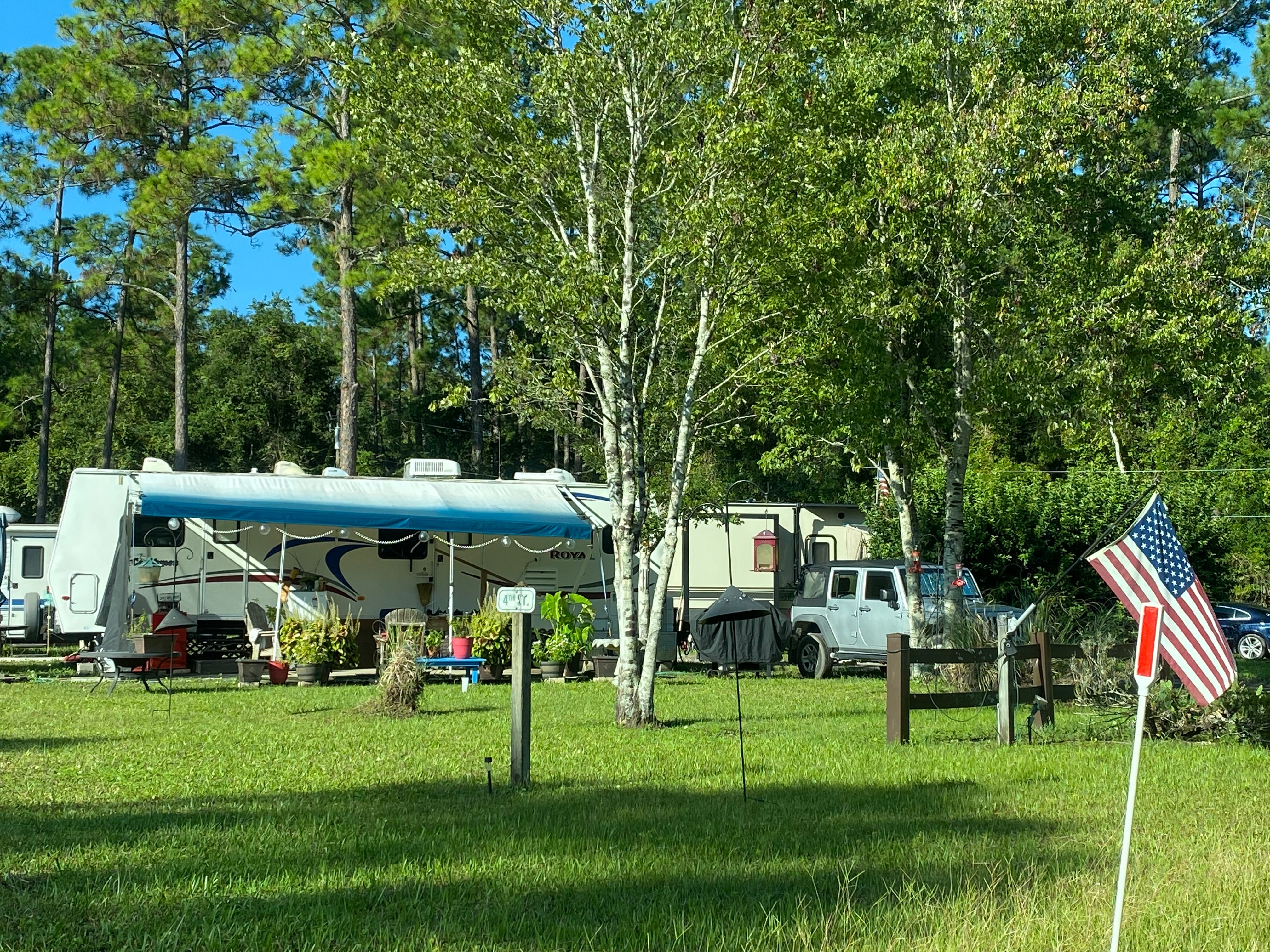 Camper submitted image from Smiling Gator RV Park  - 4