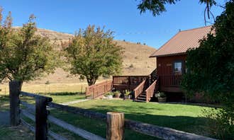 Camping near Burns Park: Wilson Ranches Retreat, Fossil, Oregon