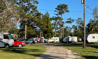 Camping near Cotton Landing: Pine Lake RV Park, Fountain, Florida