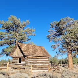 nearby attraction, Belleville Cabin