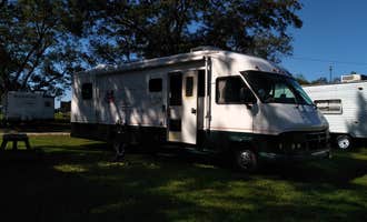 Camping near Twin Oaks RV Park: Southern Trails RV Resort, Perry, Georgia