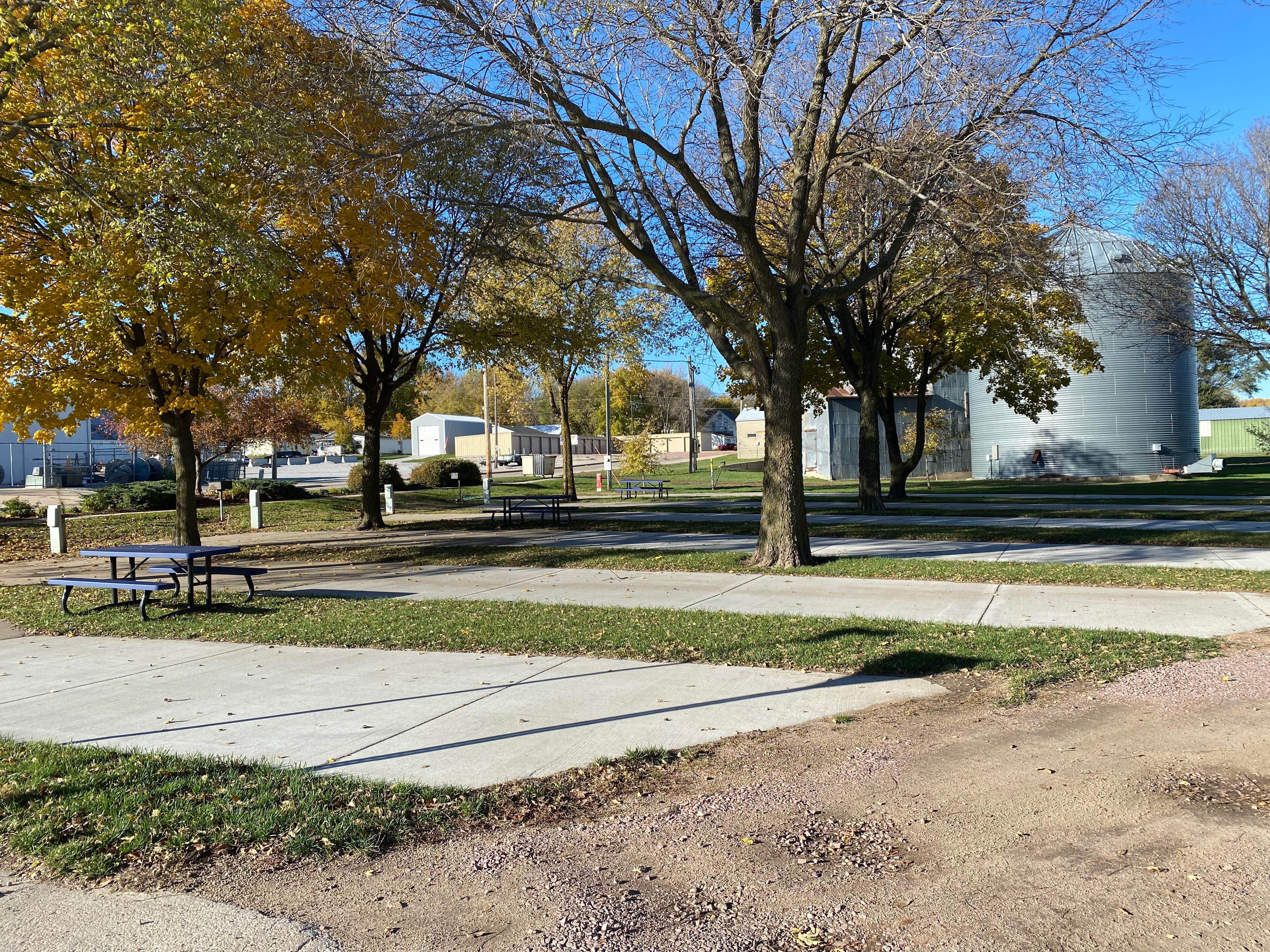Camping near Bow Creek Primitive Camping — Missouri National Recreation River: Hartington Camper Court, Homme Lake, Nebraska