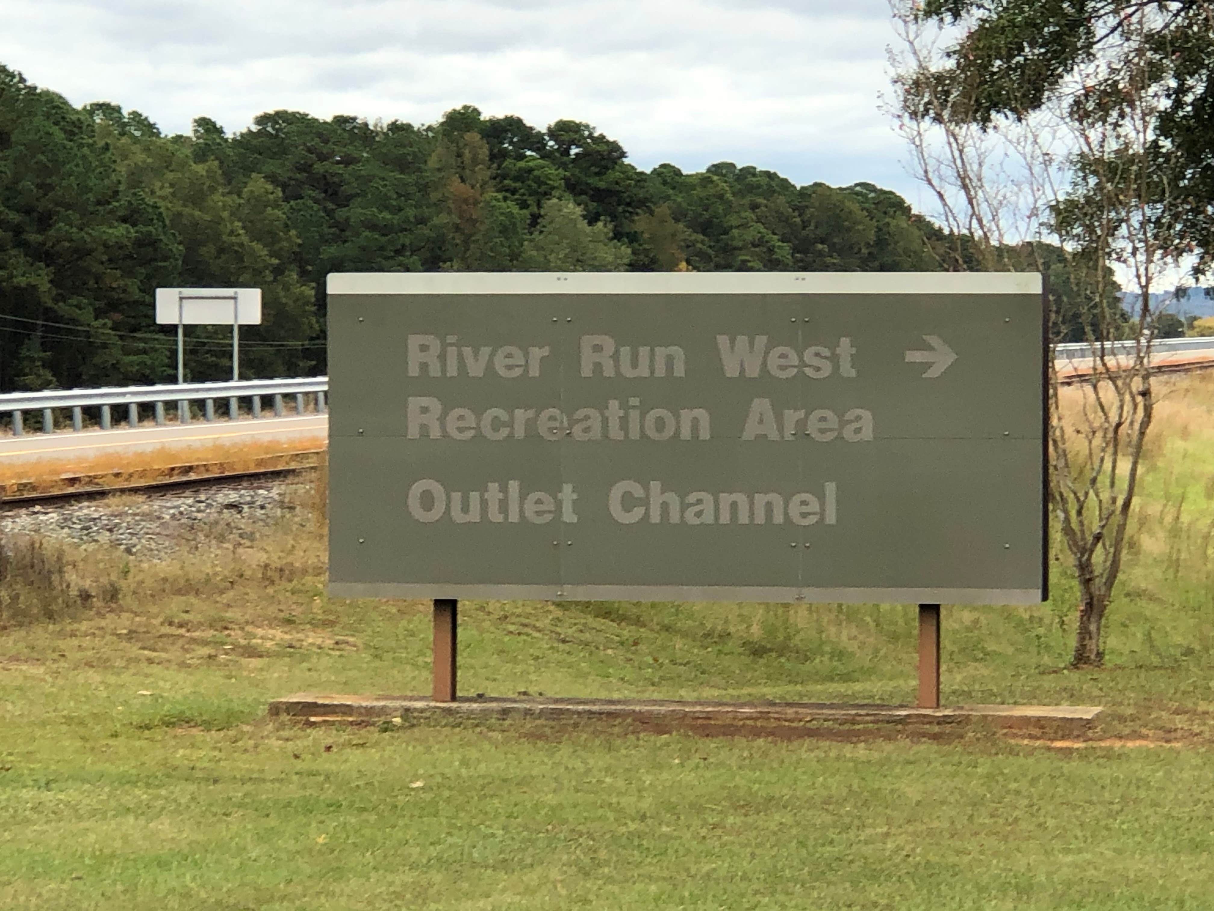 Camping near Beard's Bluff Park: River Run West, Saratoga, Arkansas