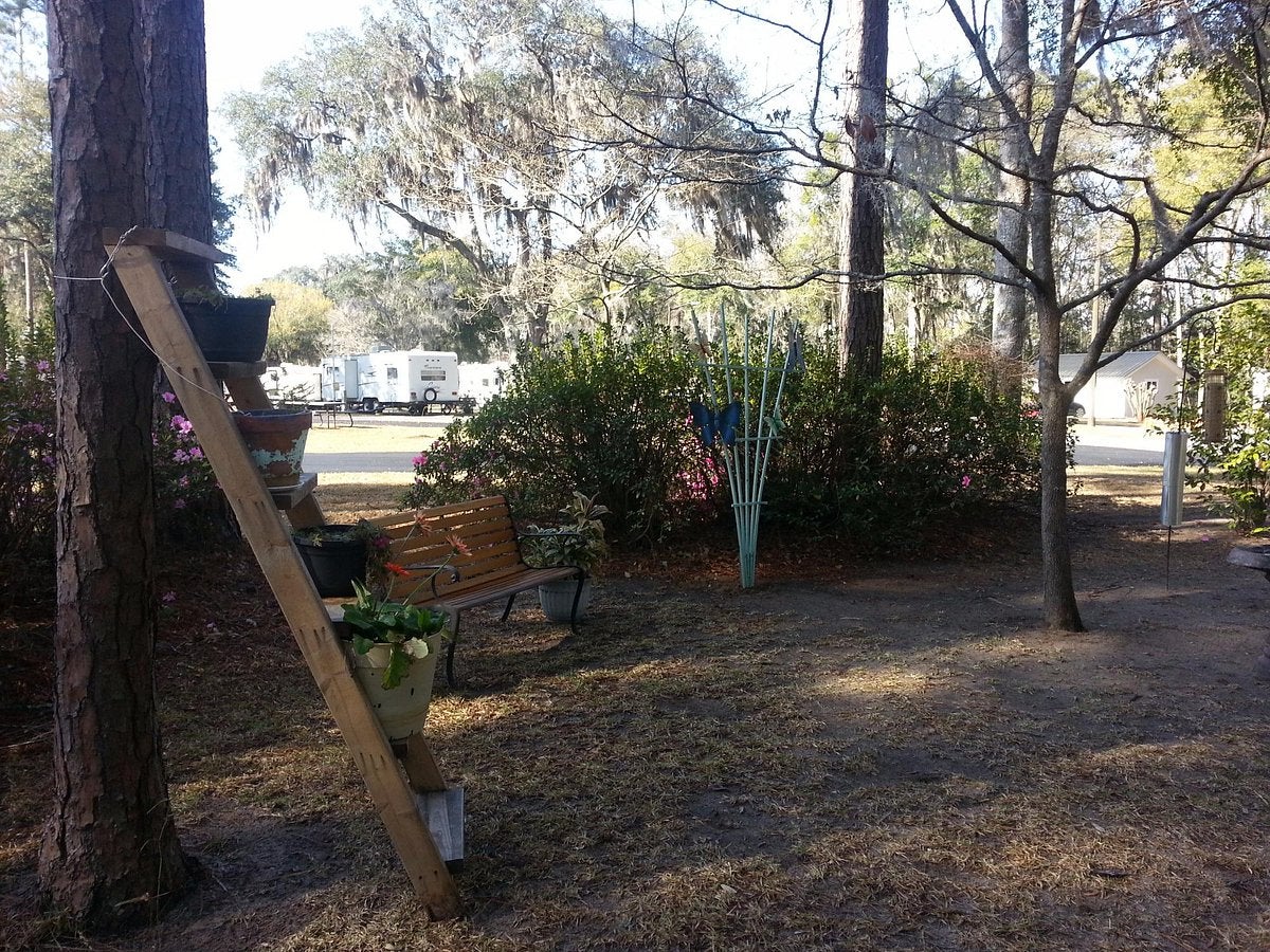 Camper submitted image from Inland Harbor RV Park - 1