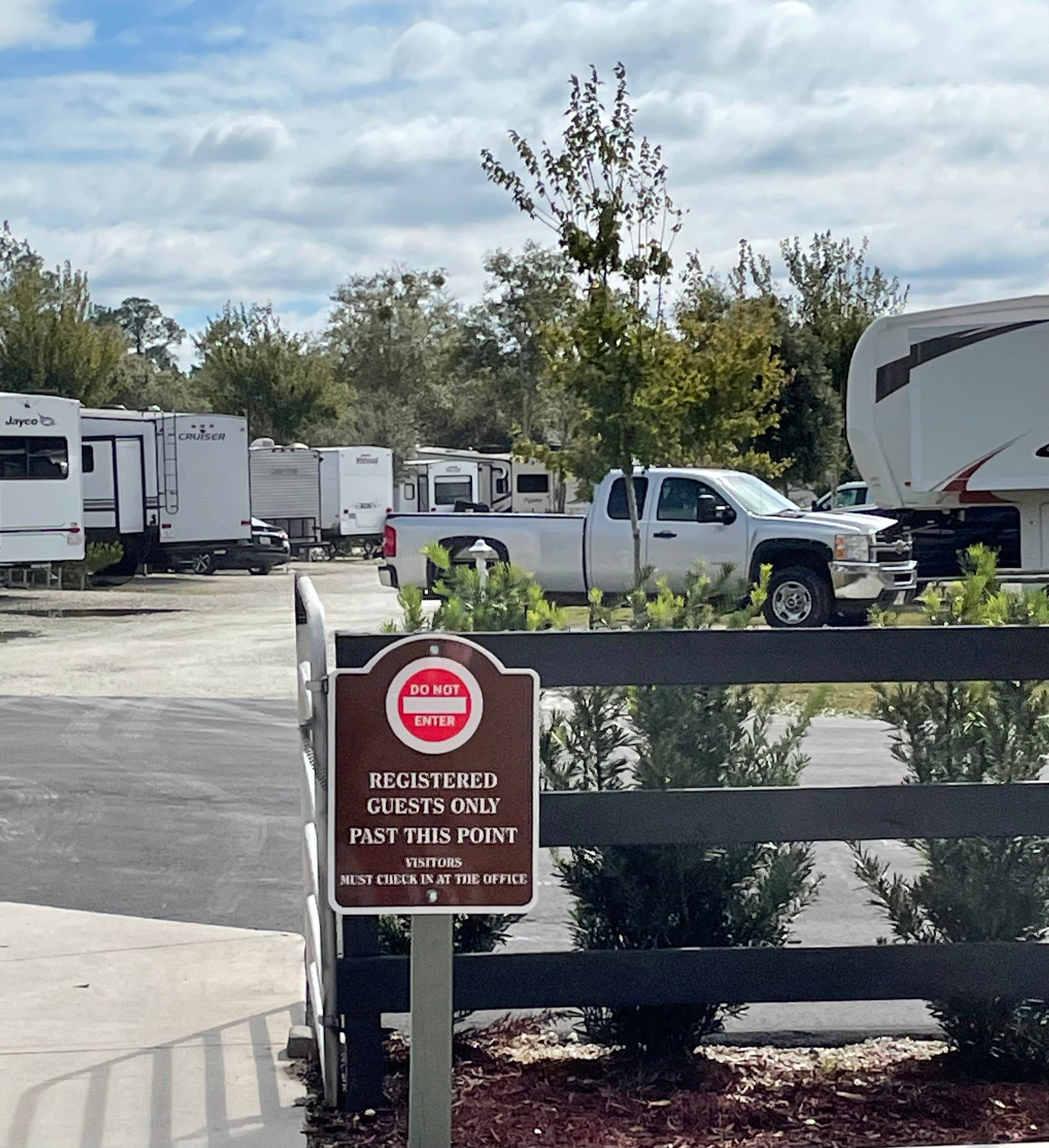 Camper submitted image from Florilow Oaks RV Campground - 2