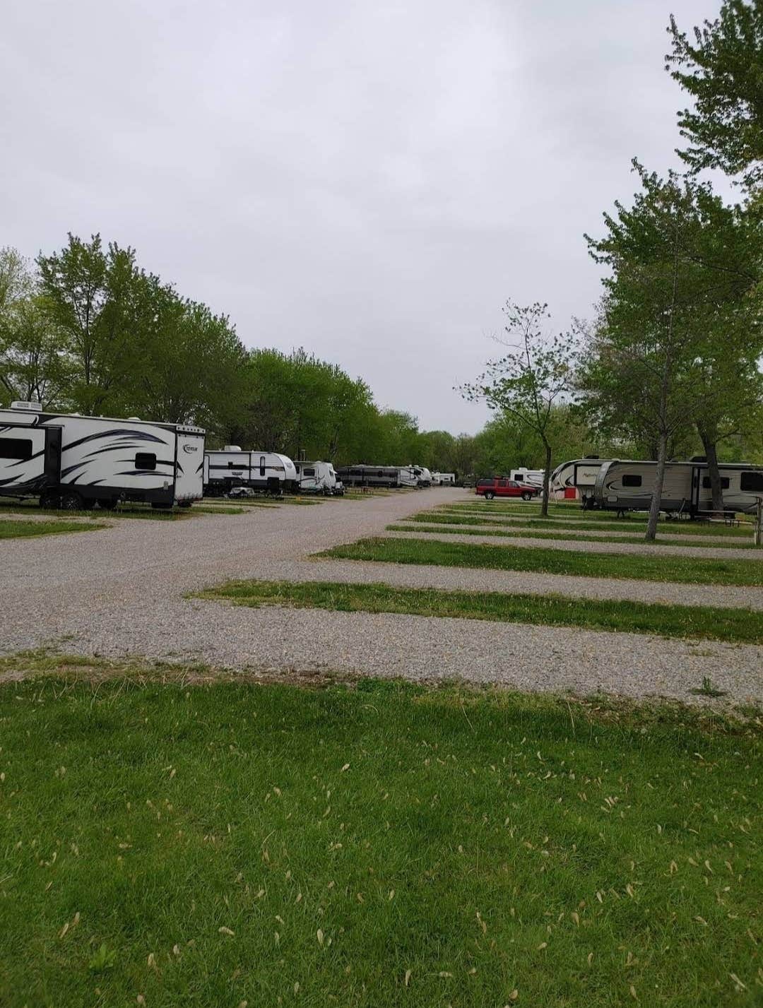 Camping near Johnson County Fairgrounds: Friends O' Mine Campground & Cabins, Nashville, Indiana
