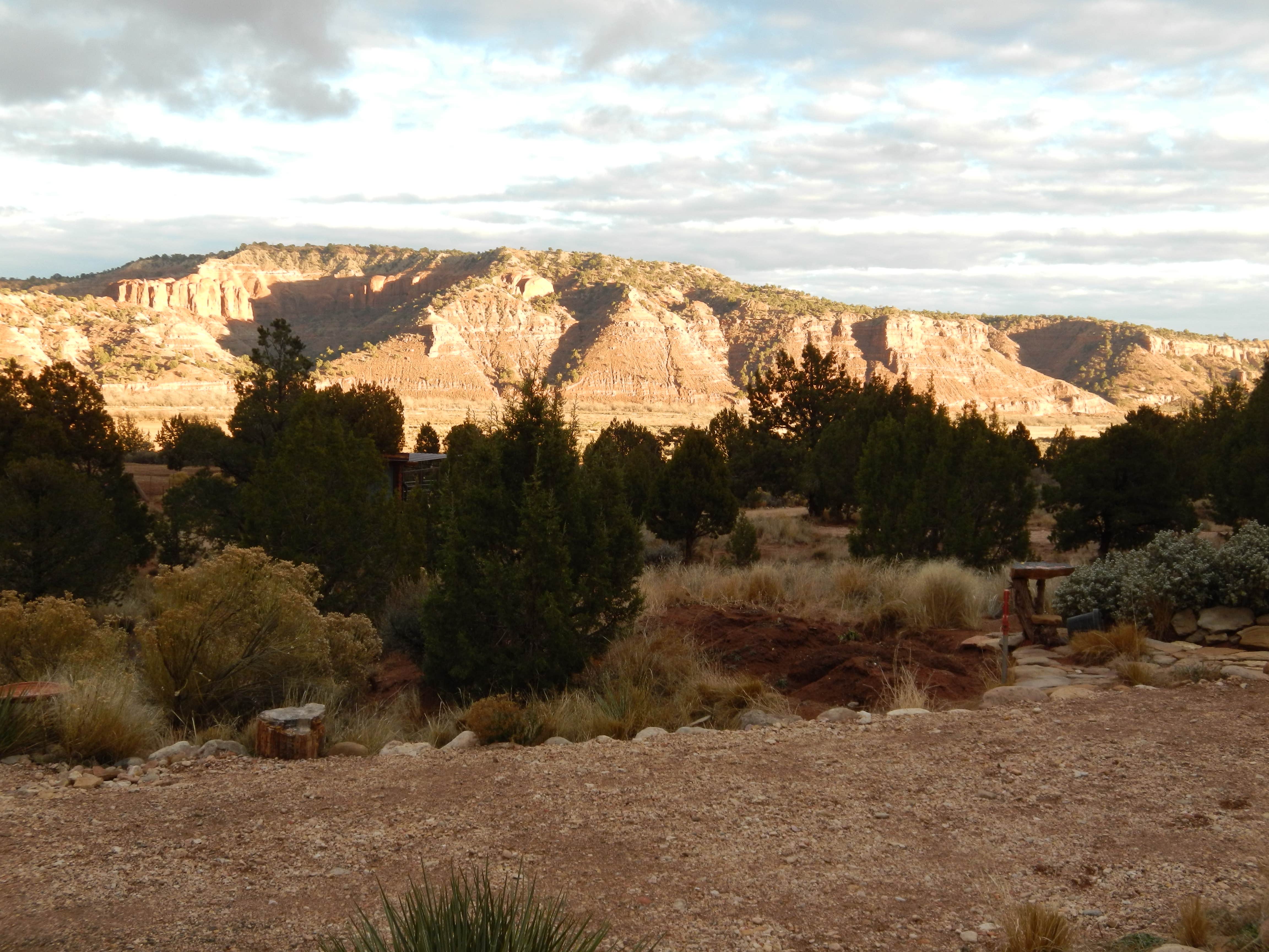 Camping near Henrieville Creek - Grand Staircase Nat Mon: Ranchito Feliz, Cannonville, Utah