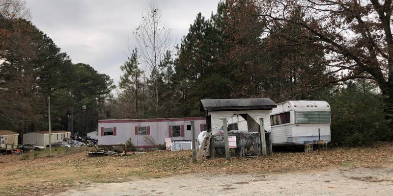 Camper submitted image from Whispering Pines RV Park