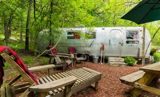 Camping near Cleburne State Park Campground: Country Woods Inn, Glen Rose, Texas
