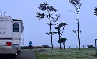 Camping near Moonshine Park: Pacific Shores Motorcoach Resort, Newport, Oregon