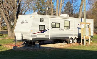 Camping near William G. Lunney Lake Farm Campground (Dane County Park): Getchell's Campground, Edgerton, Wisconsin