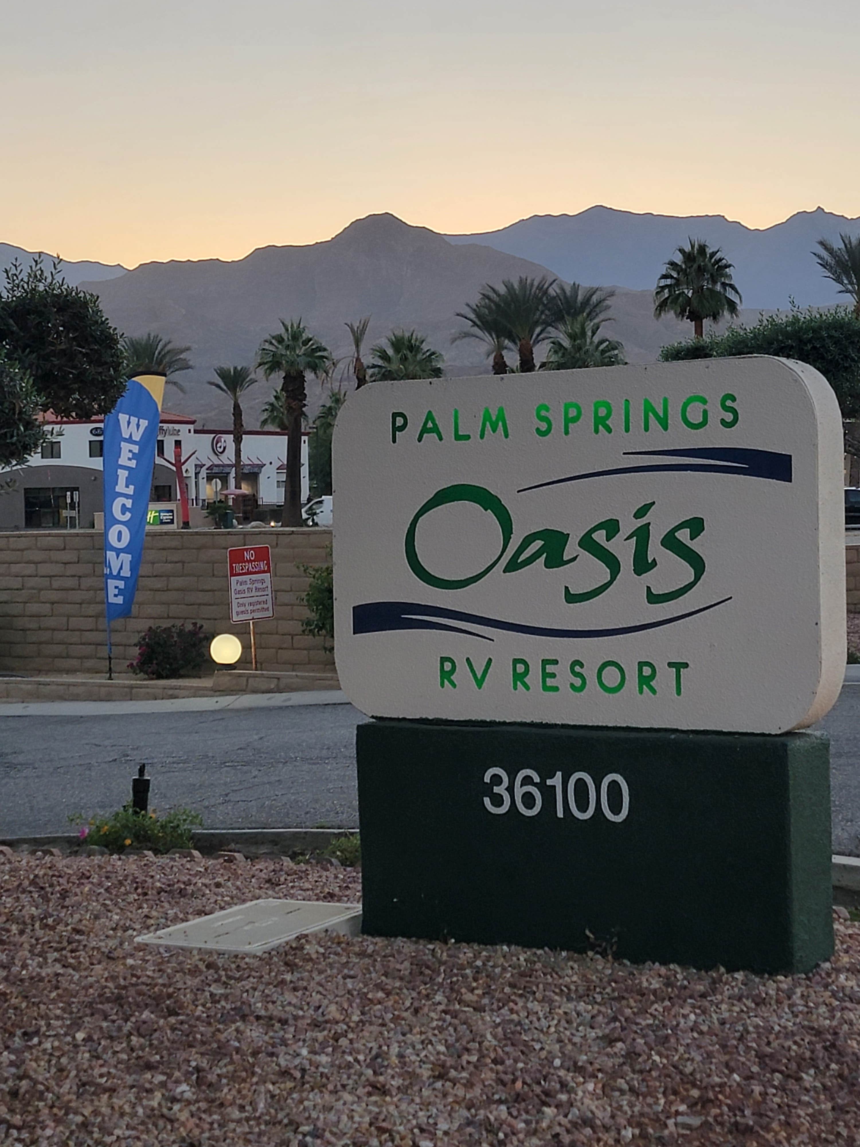 Camper submitted image from Encore Palm Springs Oasis - 3