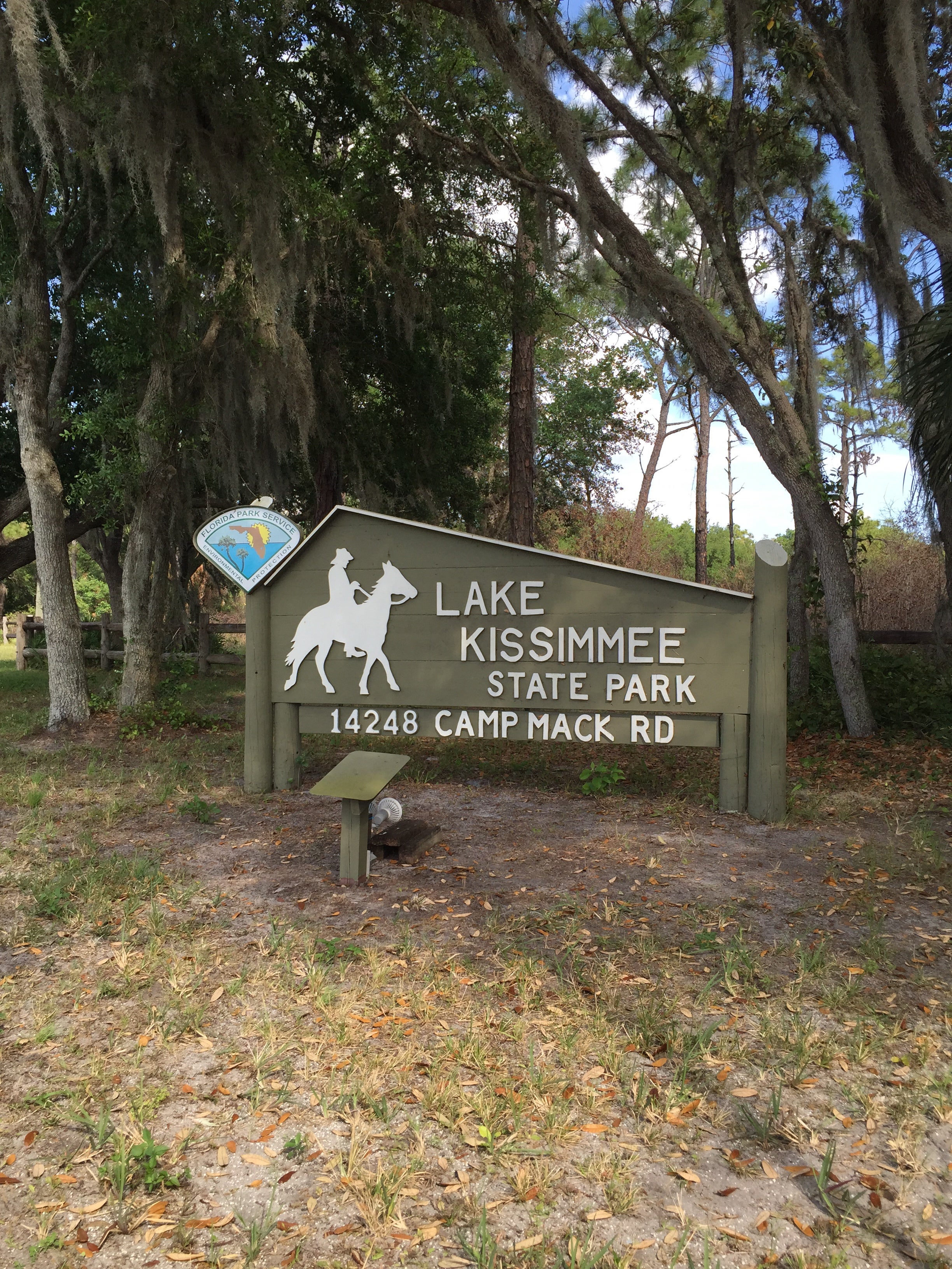 entrance sign to lake kissimmee state park 