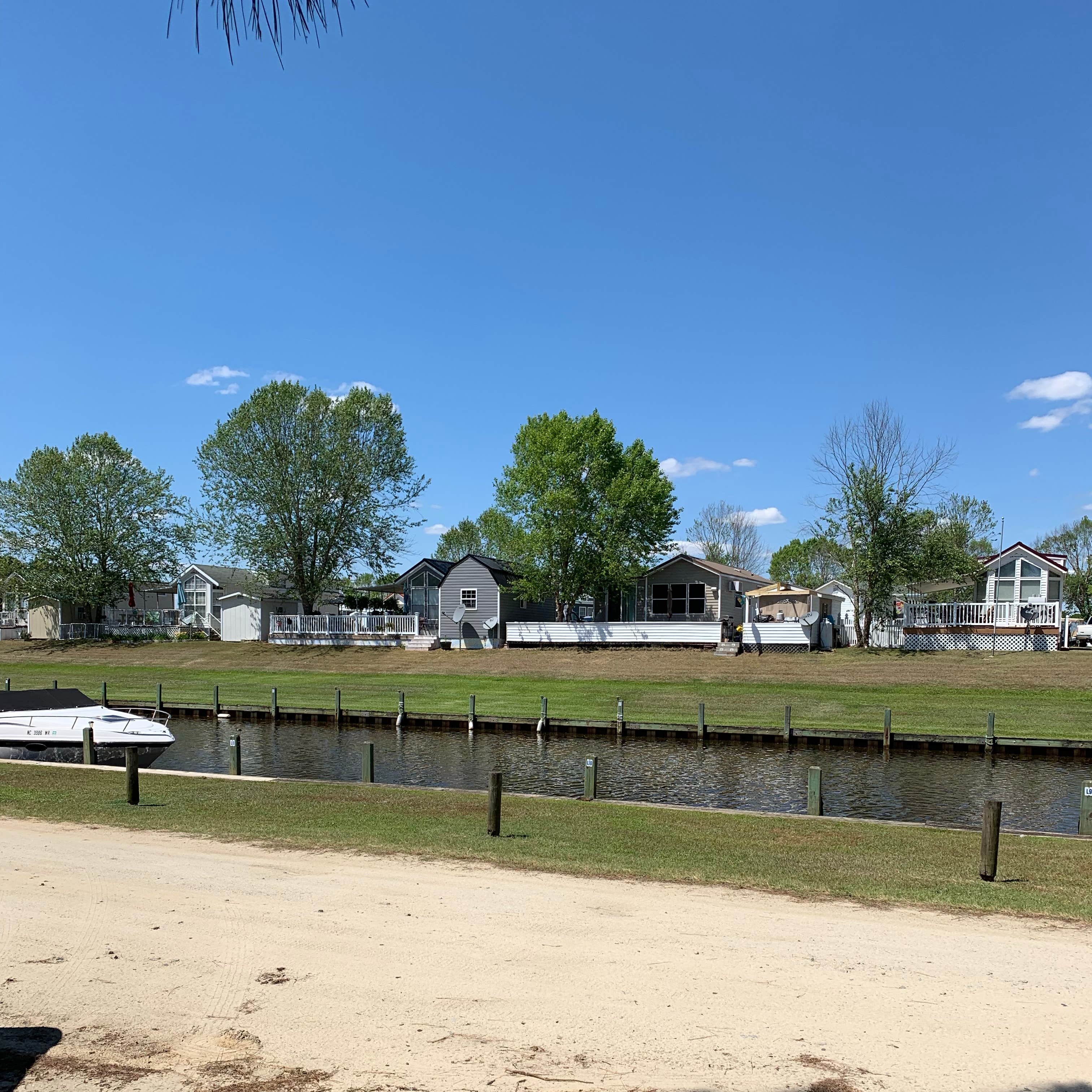 Twin Lakes Resort Camping Chocowinity, NC