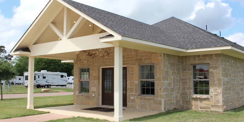 Camper submitted image from Geronimo Village