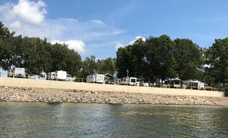 Camping near Pickwick Dam Campground — Tennessee Valley Authority (TVA): Botel Campground, Savannah, Tennessee