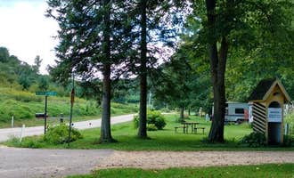 Camping near Albert Field Memorial Park: Alana Springs Lodge and Campground, Richland Center, Wisconsin
