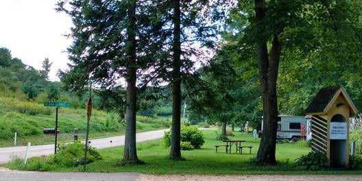 Camper submitted image from Alana Springs Lodge and Campground