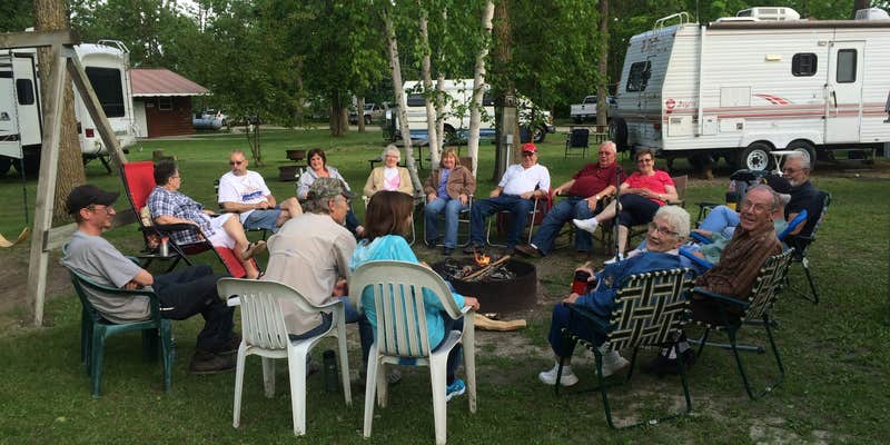 Camper submitted image from Royal Oaks RV Park