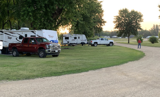 Camping near Lagoon Park: Outdoors Inn Campground, Sunburg, Minnesota