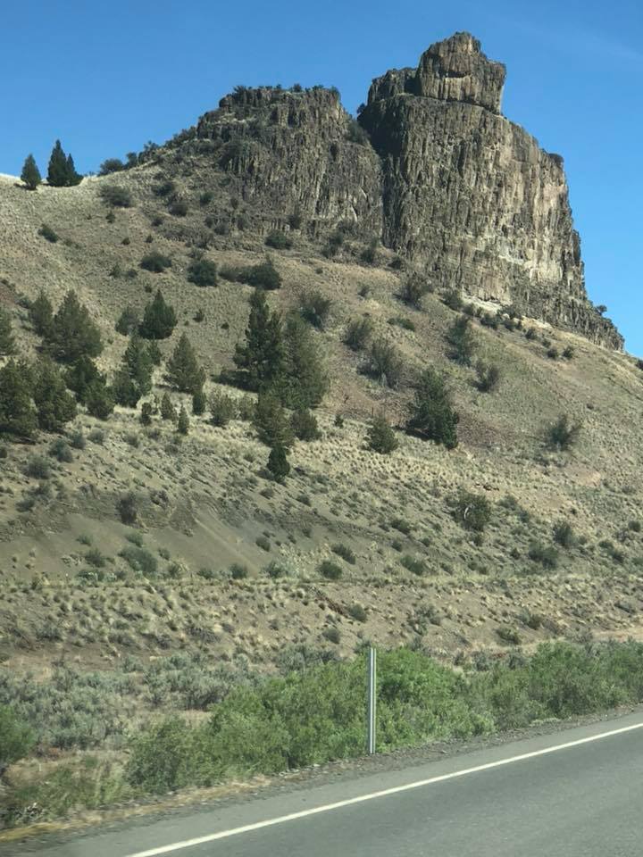 The ride to this park has many cool rock formations