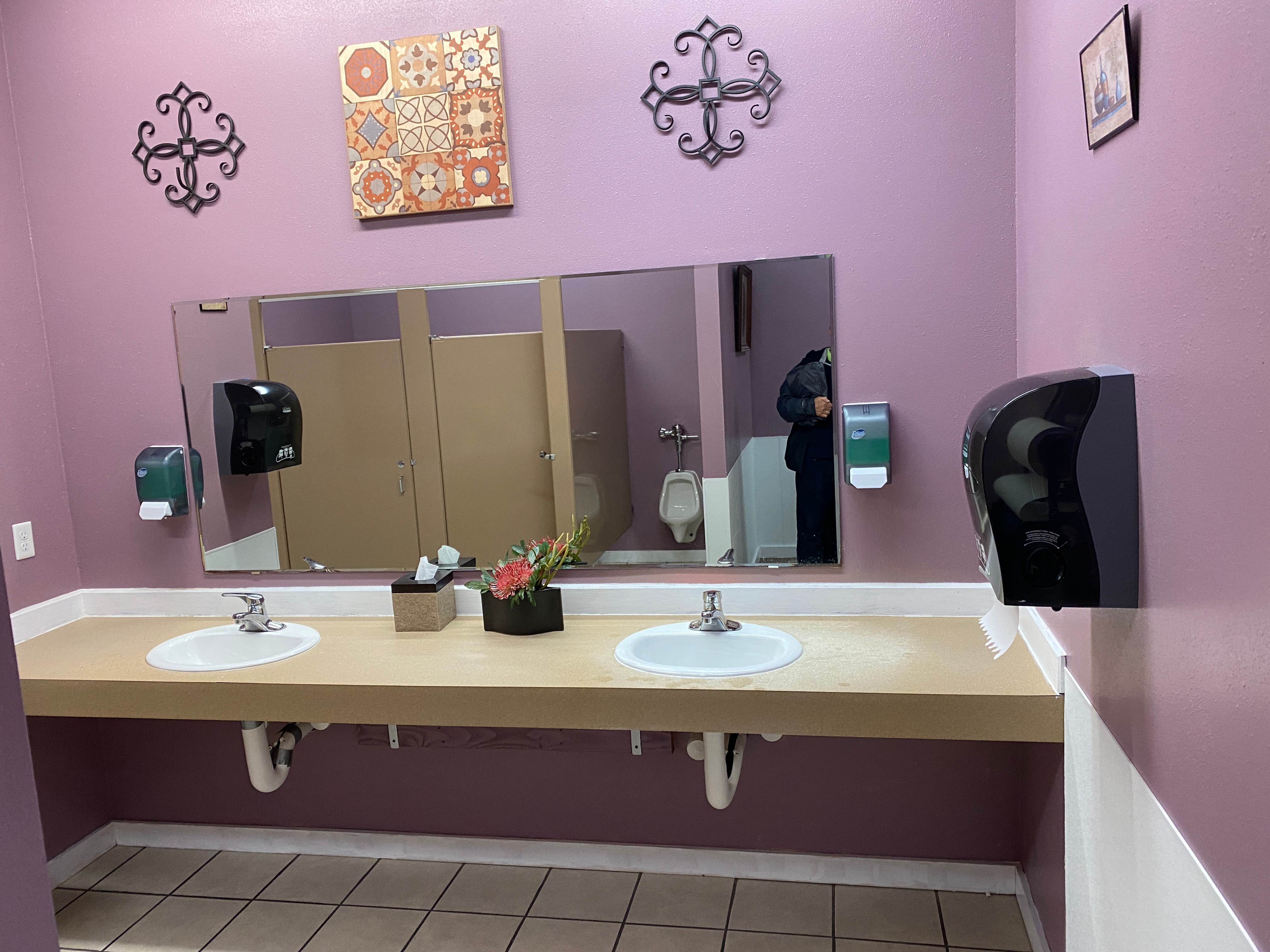 Camping near Christmas Tree Ridge: Emerald Valley RV Park, Jefferson, Oregon