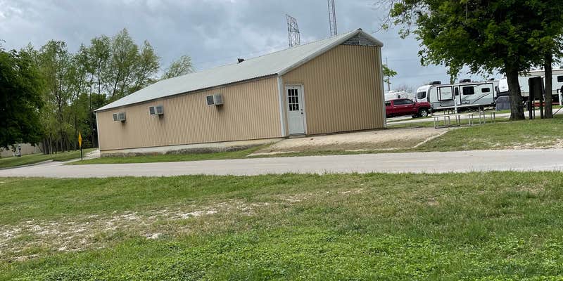 Camper submitted image from Blue Sky I-35 RV Park